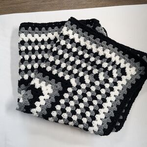 Black and White Crochet Baby Blanket